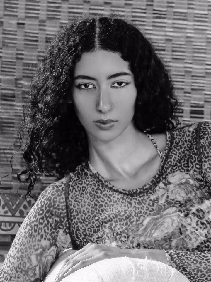 Saya — model portfolio photo 8 of 8