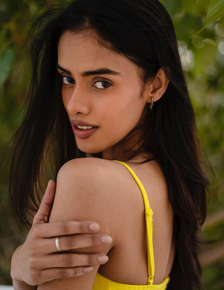 Dakshita — model portfolio photo 33 of 44