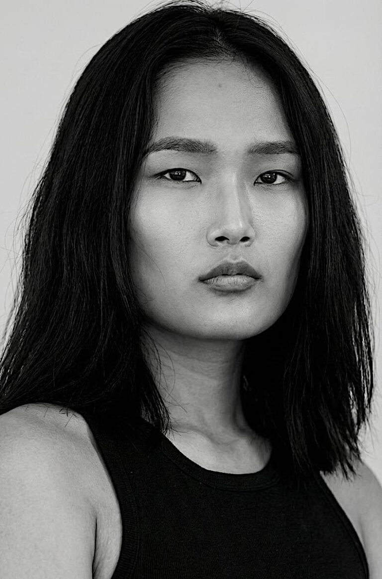 Jennifer Renthlei — model portfolio photo 9 of 40