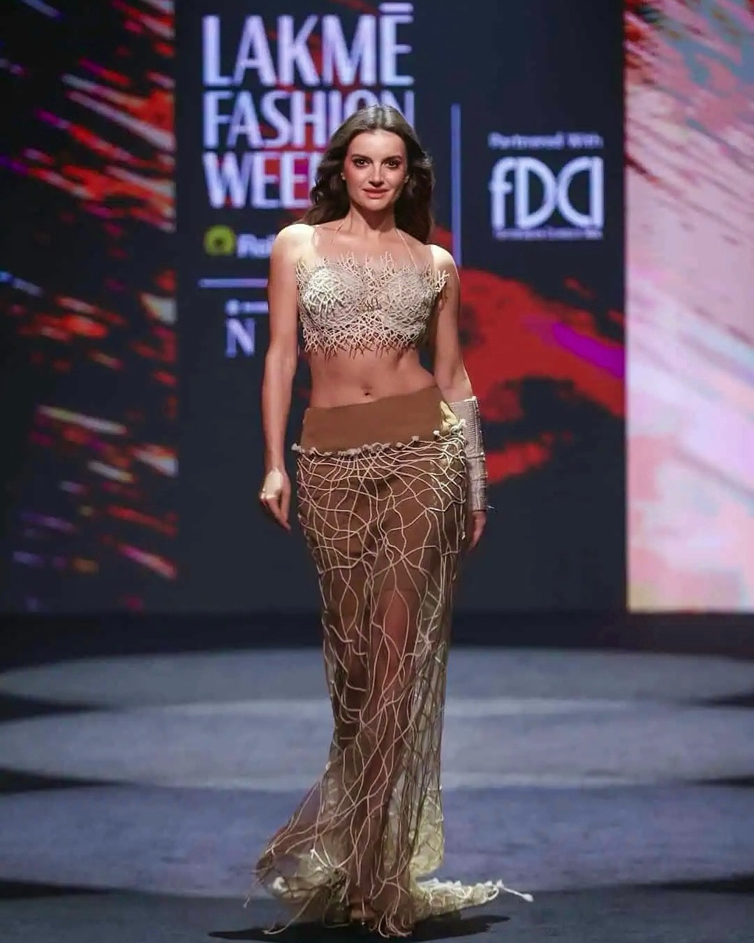 Natalia Janoszek Steals the Spotlight at Lakmē Fashion Week