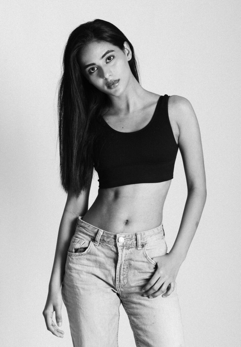 Srushti M — model portfolio photo 2 of 29