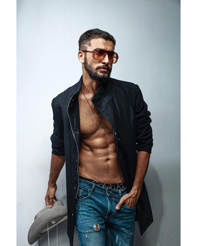 Navneet Mallik — artist portfolio photo 11 of 26