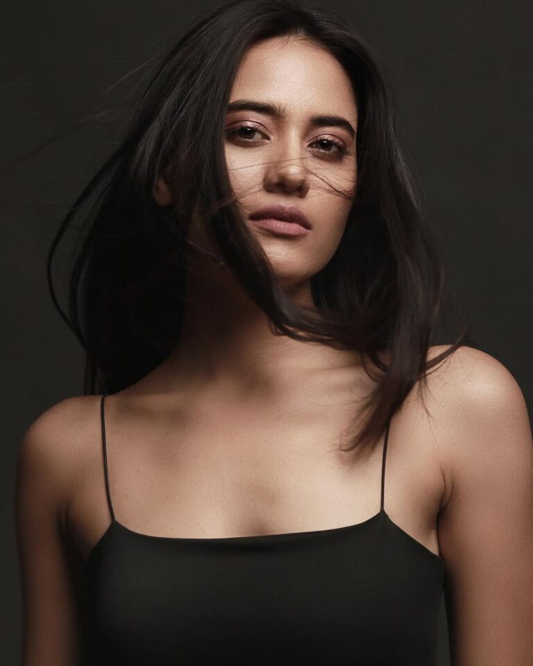 Priyanka Duneja — model portfolio photo 23 of 37
