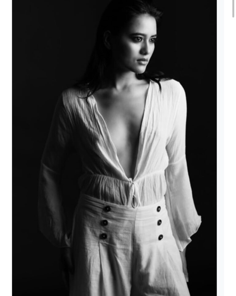 Priyanka Duneja — model portfolio photo 26 of 37