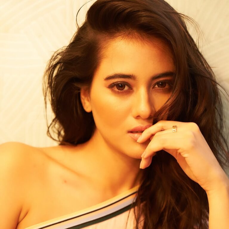 Priyanka Duneja — model portfolio photo 28 of 37