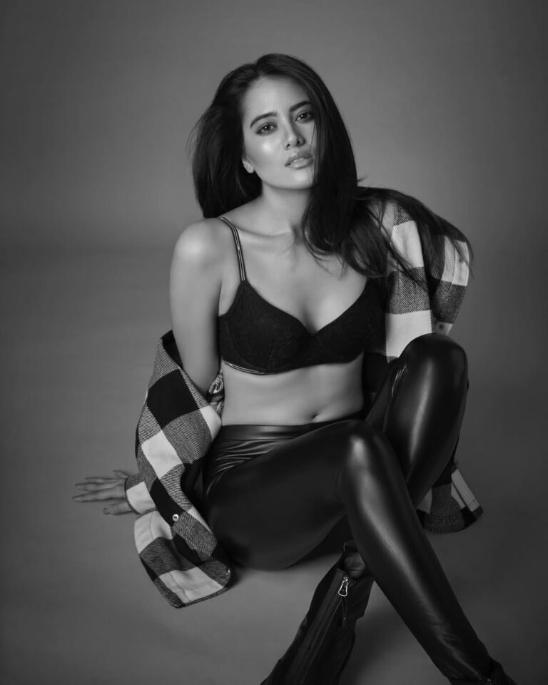 Priyanka Duneja — model portfolio photo 29 of 37