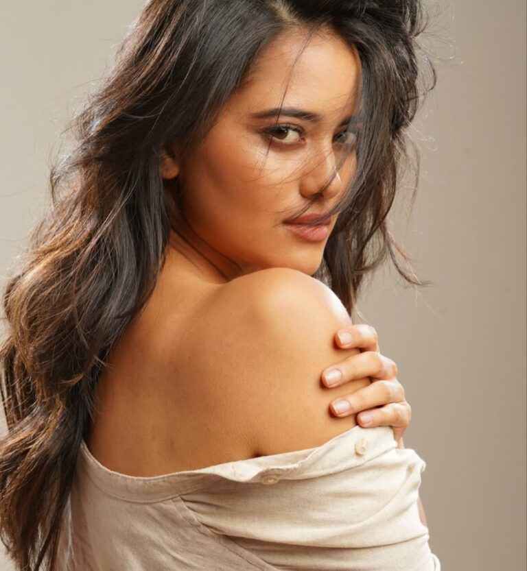 Priyanka Duneja — model portfolio photo 20 of 37