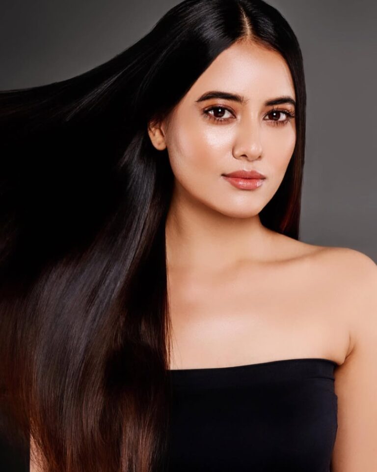Priyanka Duneja — model portfolio photo 21 of 37