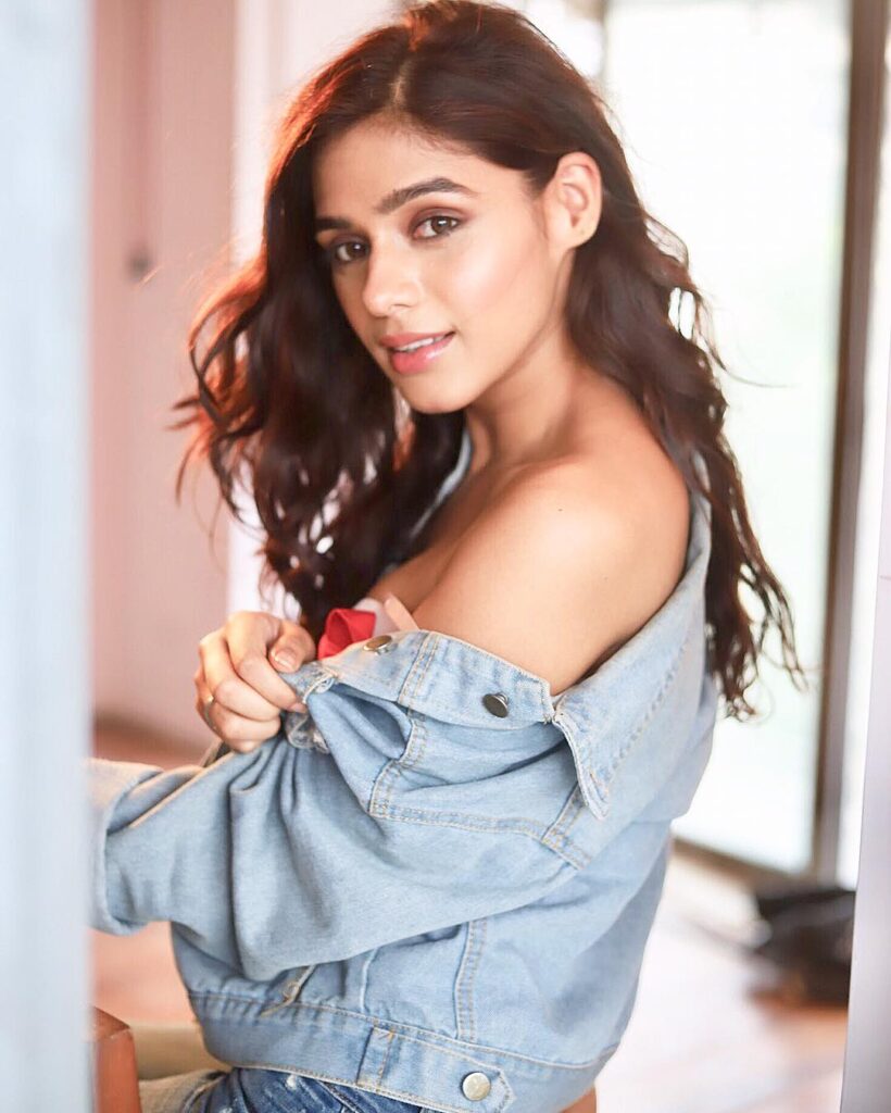 Pranati Rai — artist portfolio photo 19 of 24