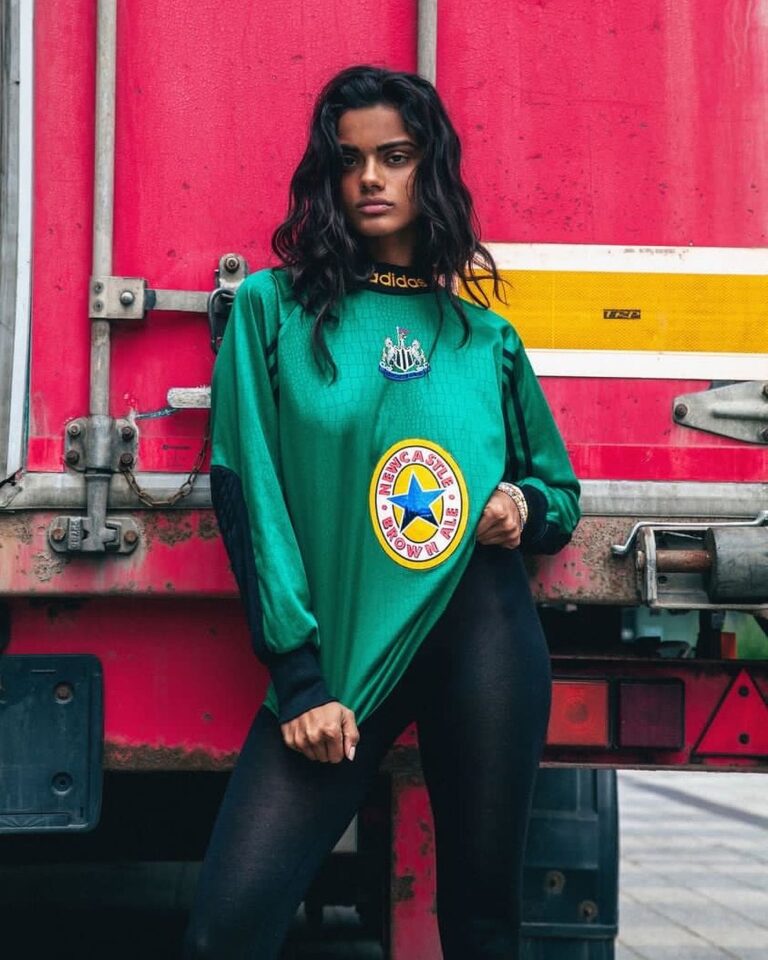 Roshni Sharma — model portfolio photo 12 of 41