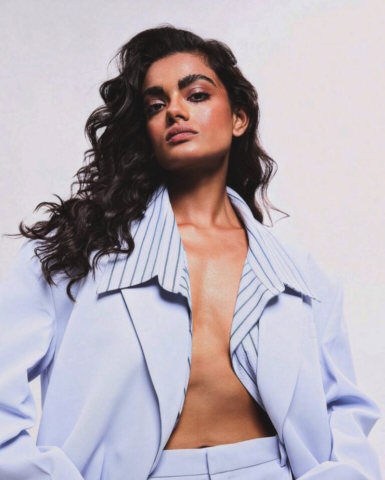 Roshni Sharma — model portfolio photo 41 of 41