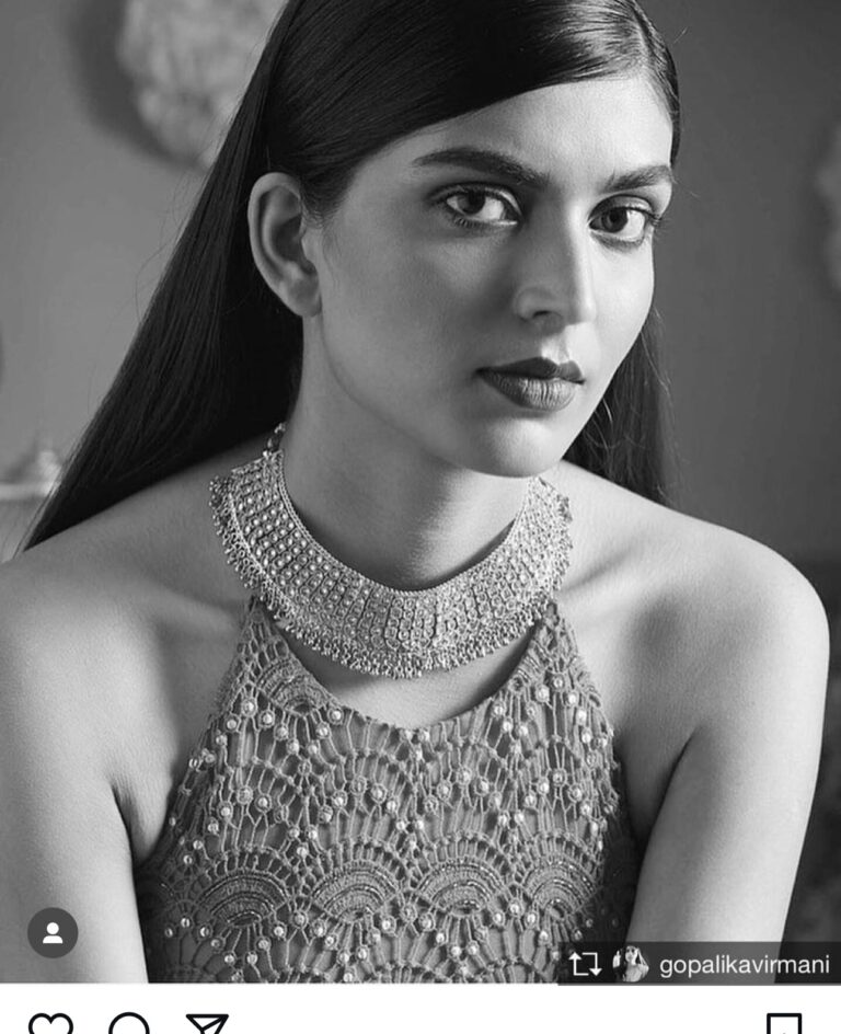 Vishakha Bhardwaj — model portfolio photo 18 of 32