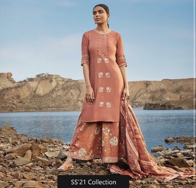 Vishakha Bhardwaj — model portfolio photo 31 of 32