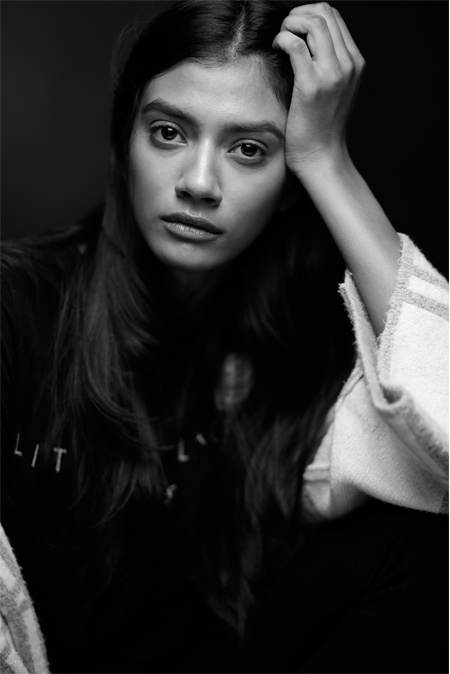 Aditi Anand — model portfolio photo 17 of 34