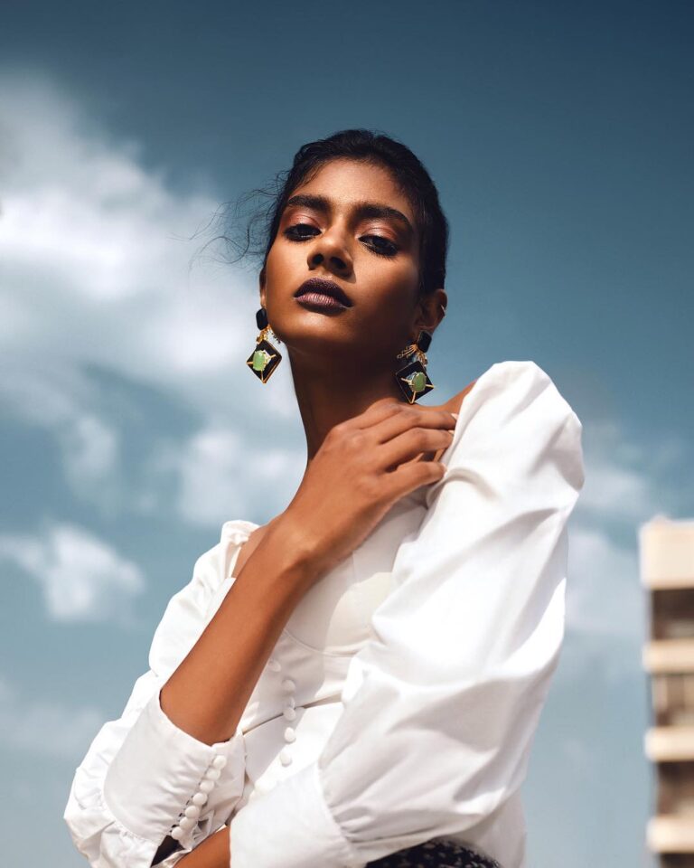 Aditi Anand — model portfolio photo 26 of 34