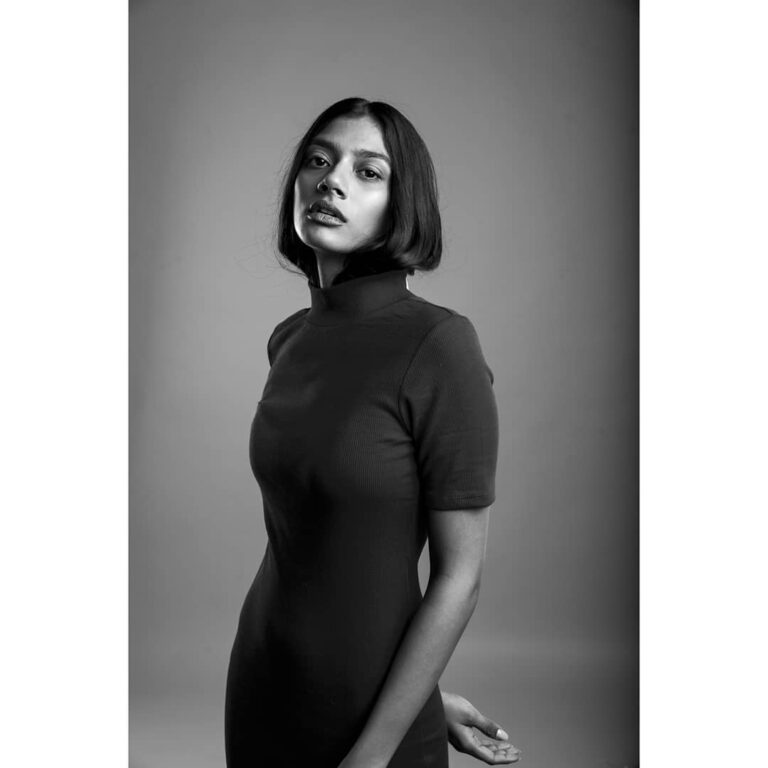 Aditi Anand — model portfolio photo 33 of 34