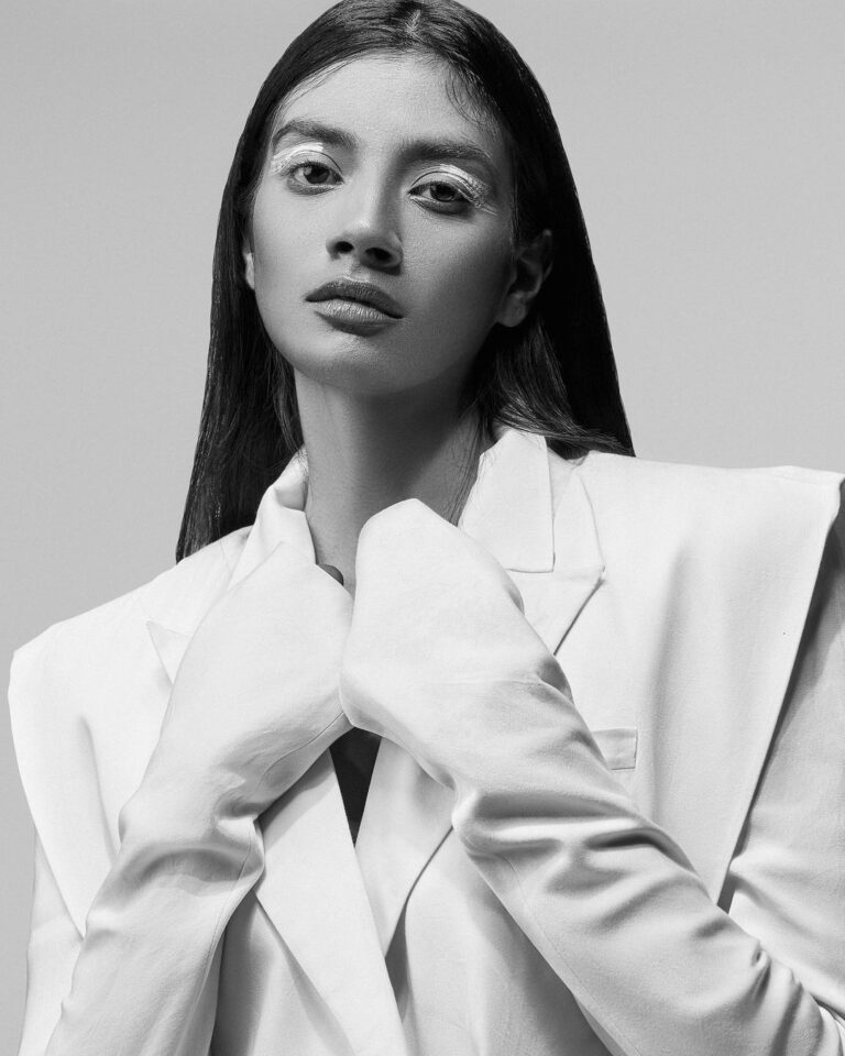 Aditi Anand — model portfolio photo 24 of 34
