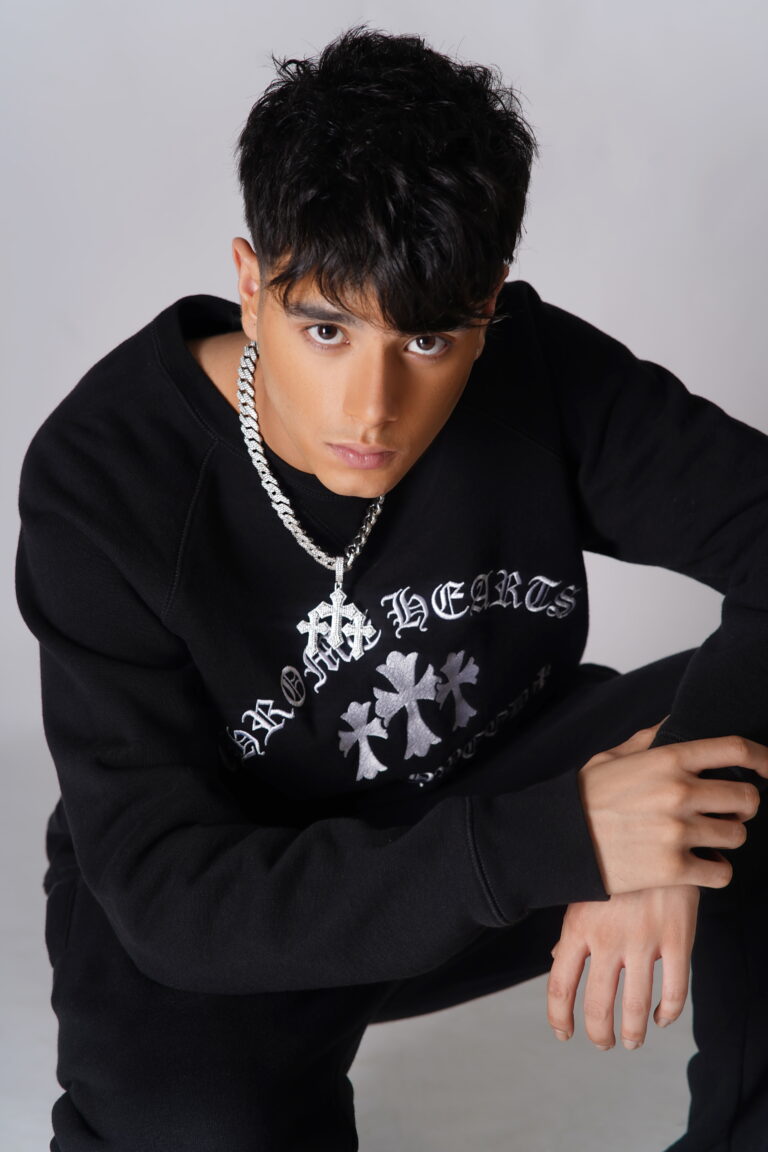Aryan — model portfolio photo 21 of 23