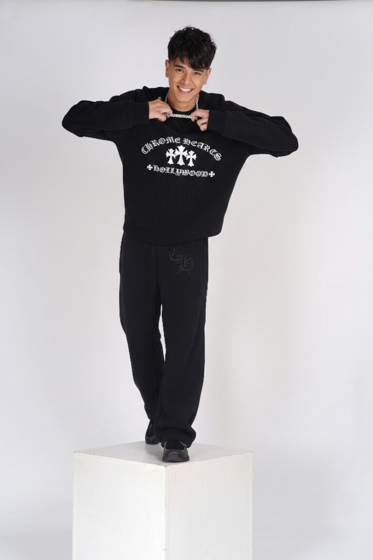 Aryan — model portfolio photo 9 of 23