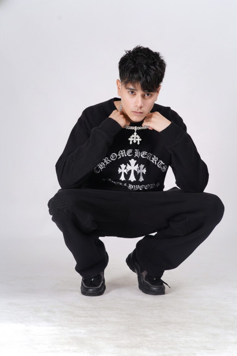 Aryan — model portfolio photo 16 of 23