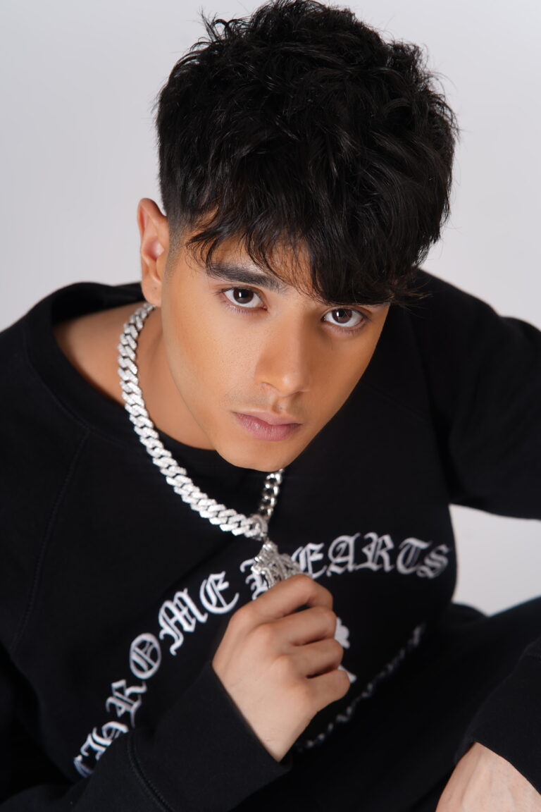 Aryan — model portfolio photo 17 of 23