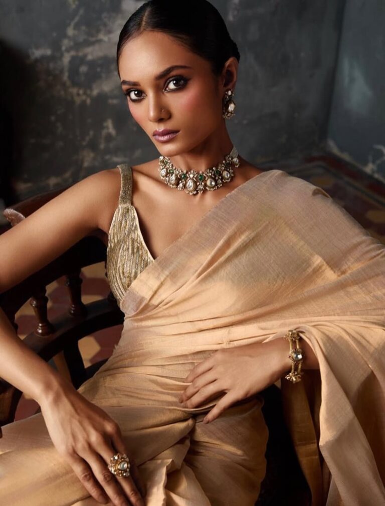 Juhi Ghosh — model portfolio photo 22 of 36