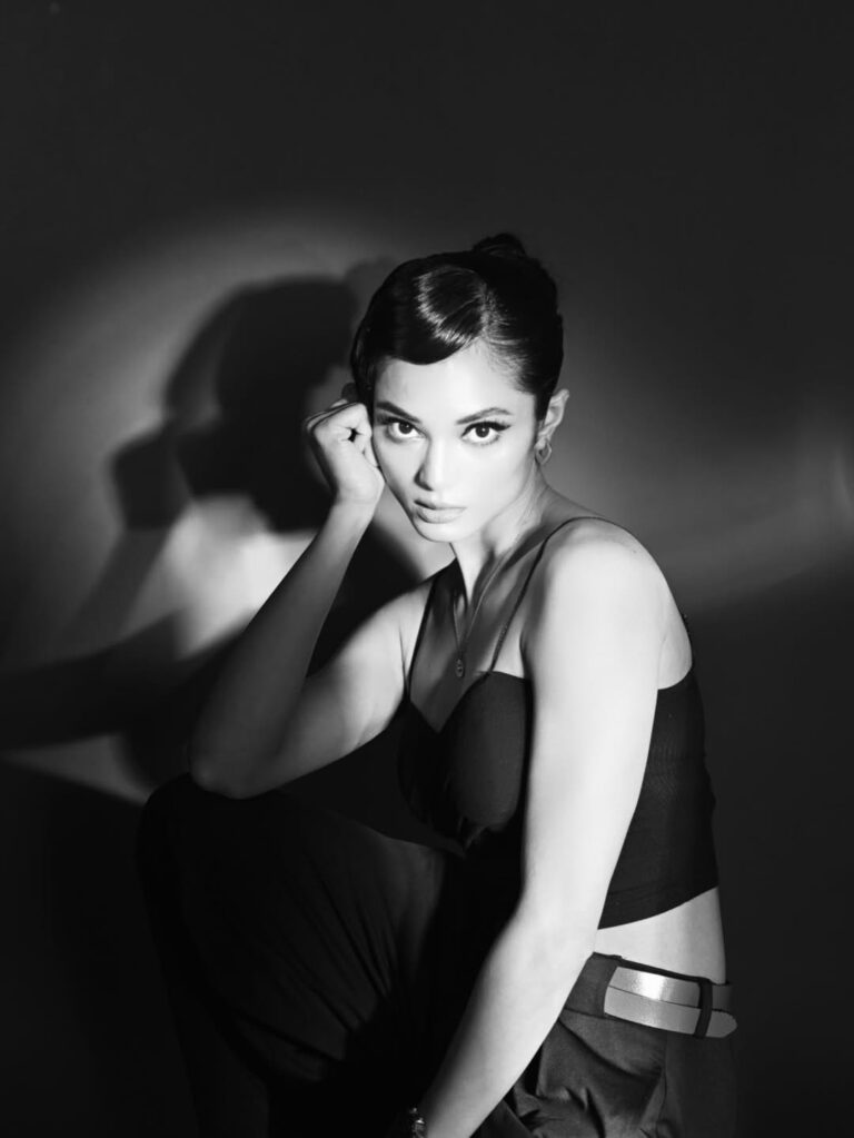 Juhi Ghosh — model portfolio photo 10 of 36