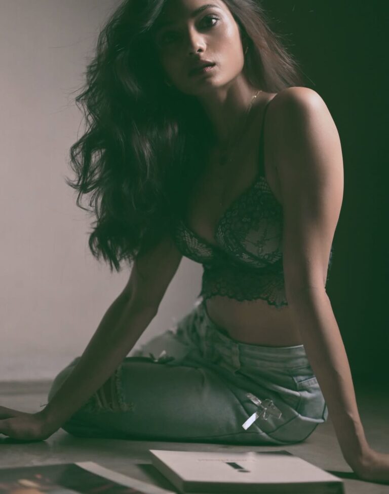 Juhi Ghosh — model portfolio photo 34 of 36
