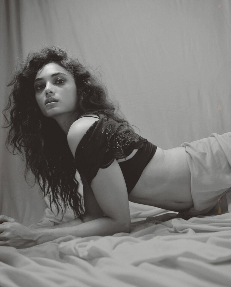Juhi Ghosh — model portfolio photo 30 of 36