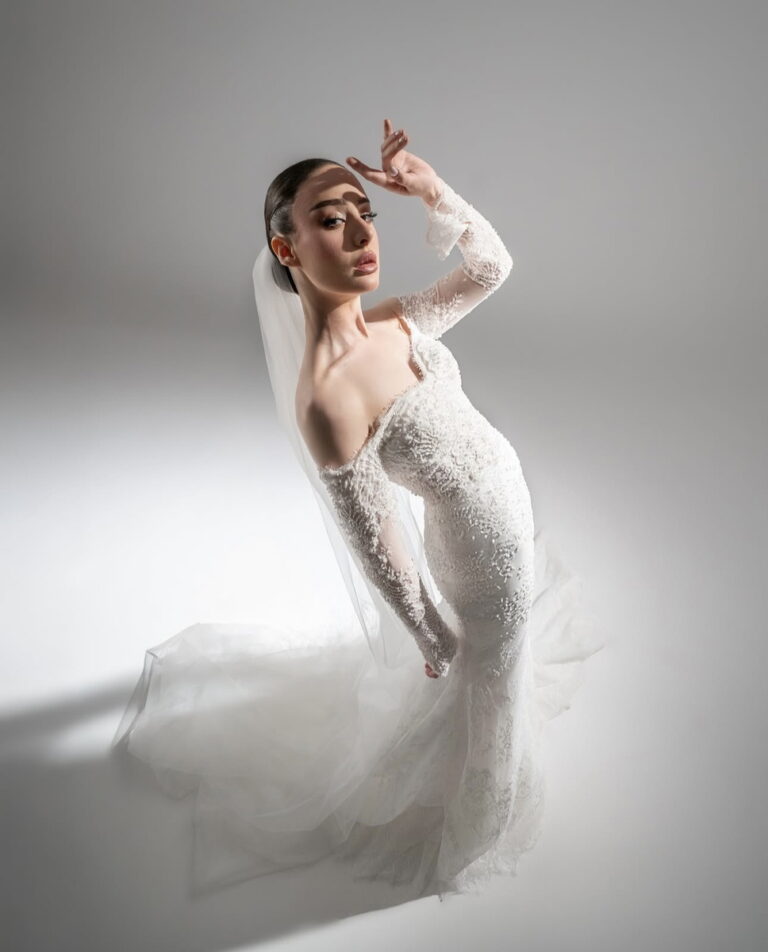 Catinca — model portfolio photo 2 of 35