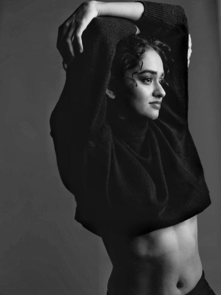 Tanishta — model portfolio photo 5 of 19