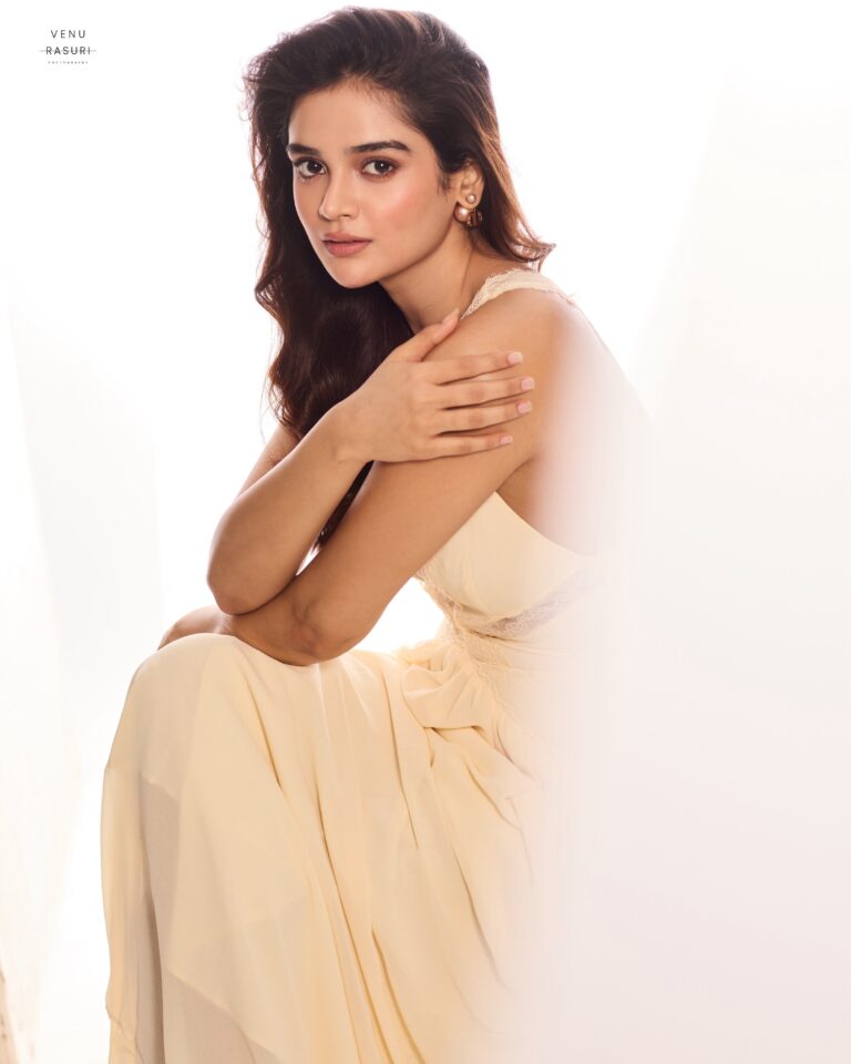 Kanchi Bhansali — model portfolio photo 5 of 23