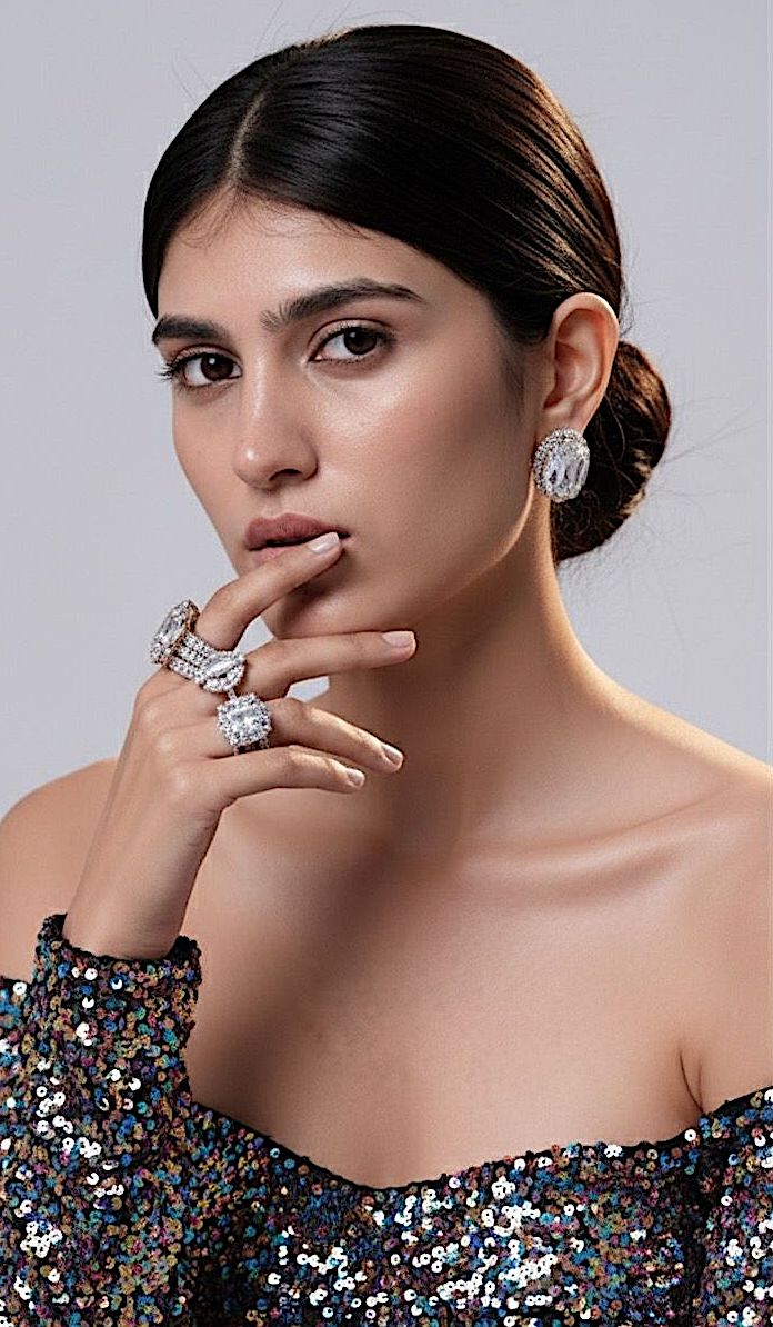Vidushi Katare — model portfolio photo 14 of 17