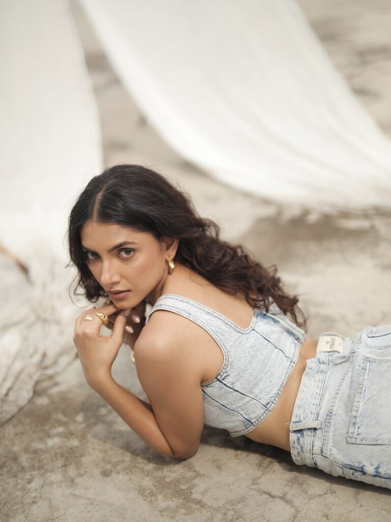 Divisha Paliwal — model portfolio photo 9 of 15