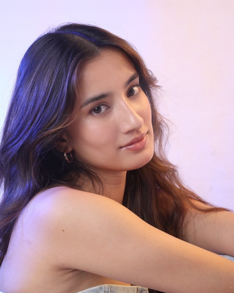 Amisha — model portfolio photo 9 of 23