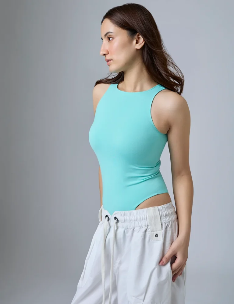 Amisha — model portfolio photo 15 of 23