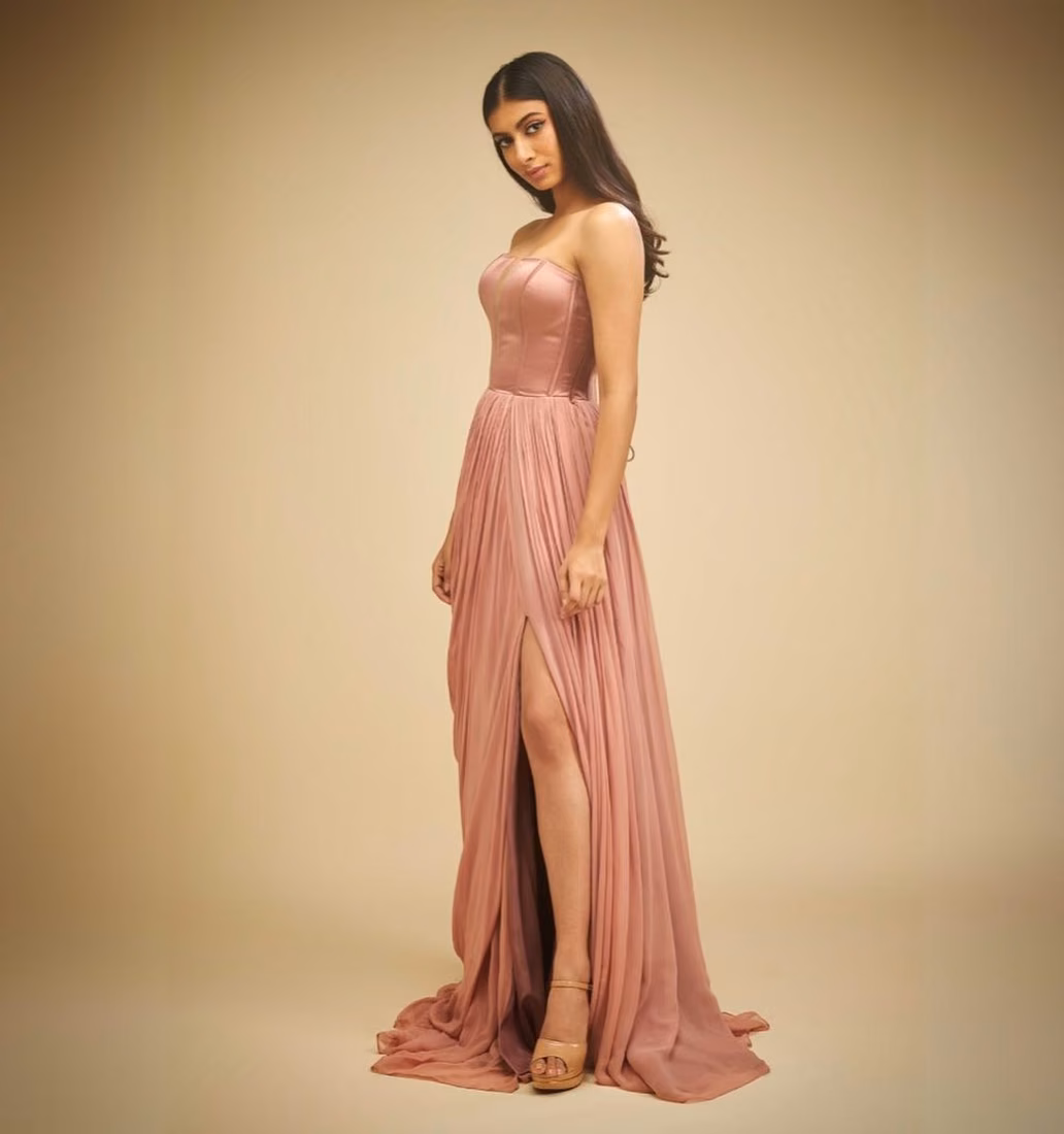 Arshya C — model portfolio photo 3 of 42