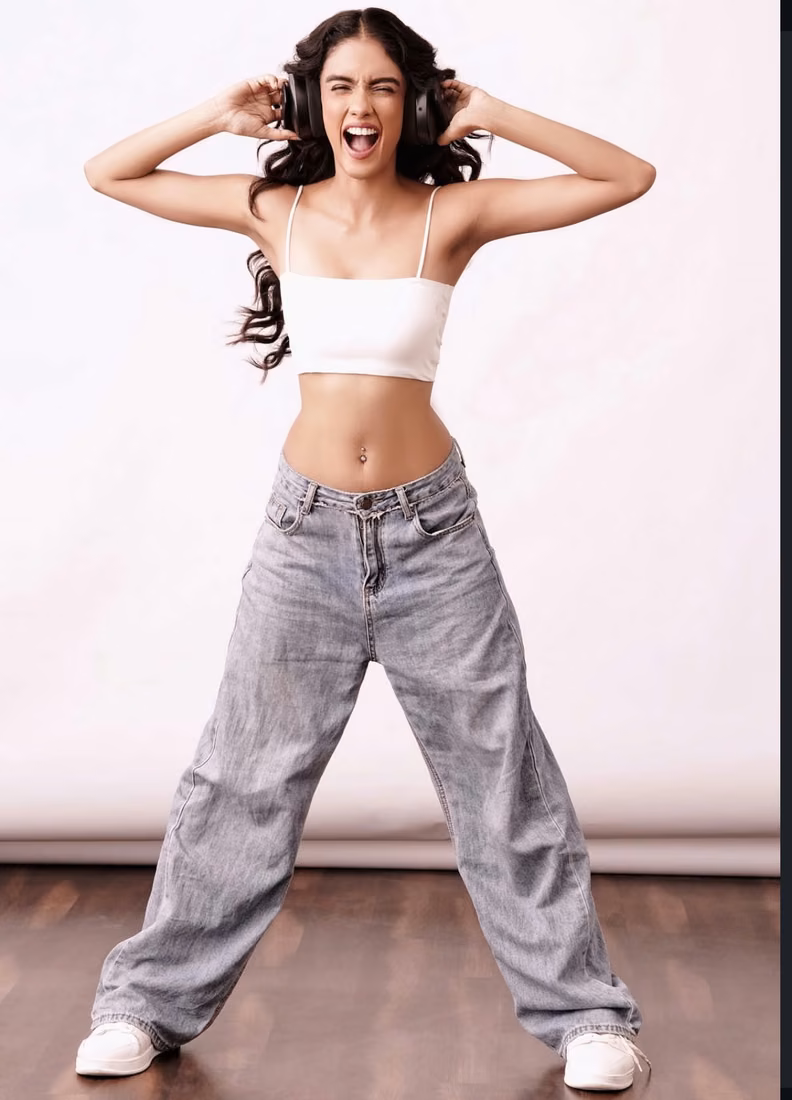 Dakshita — model portfolio photo 8 of 44