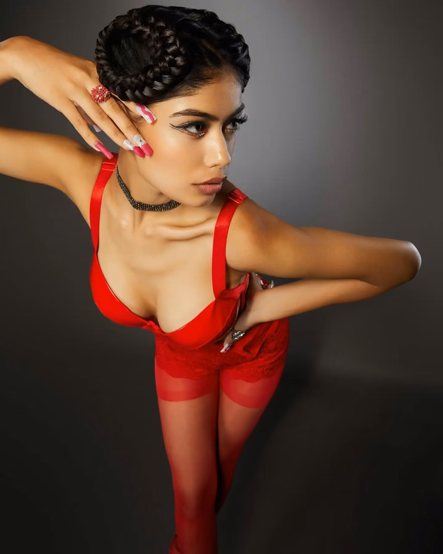 Gaurika Vashisth — model portfolio photo 1 of 42