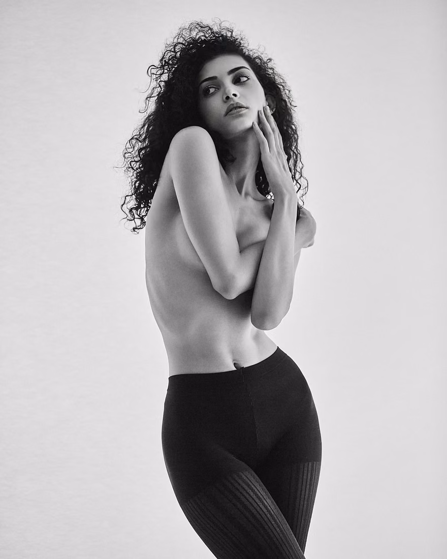 Vicky — model portfolio photo 4 of 72