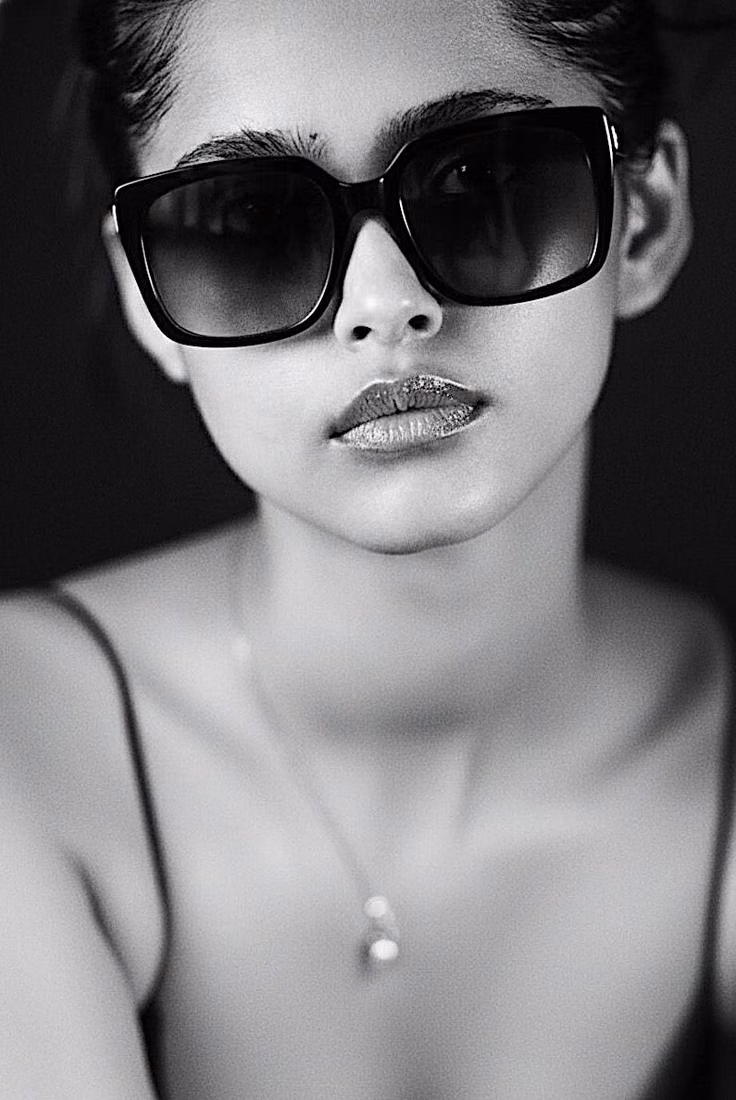 Azizi — model portfolio photo 4 of 52