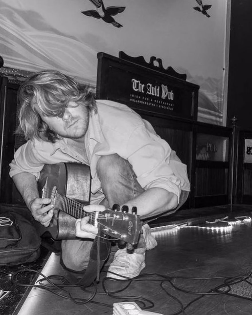 Charlie Petersson (London) — artist portfolio photo 2 of 18