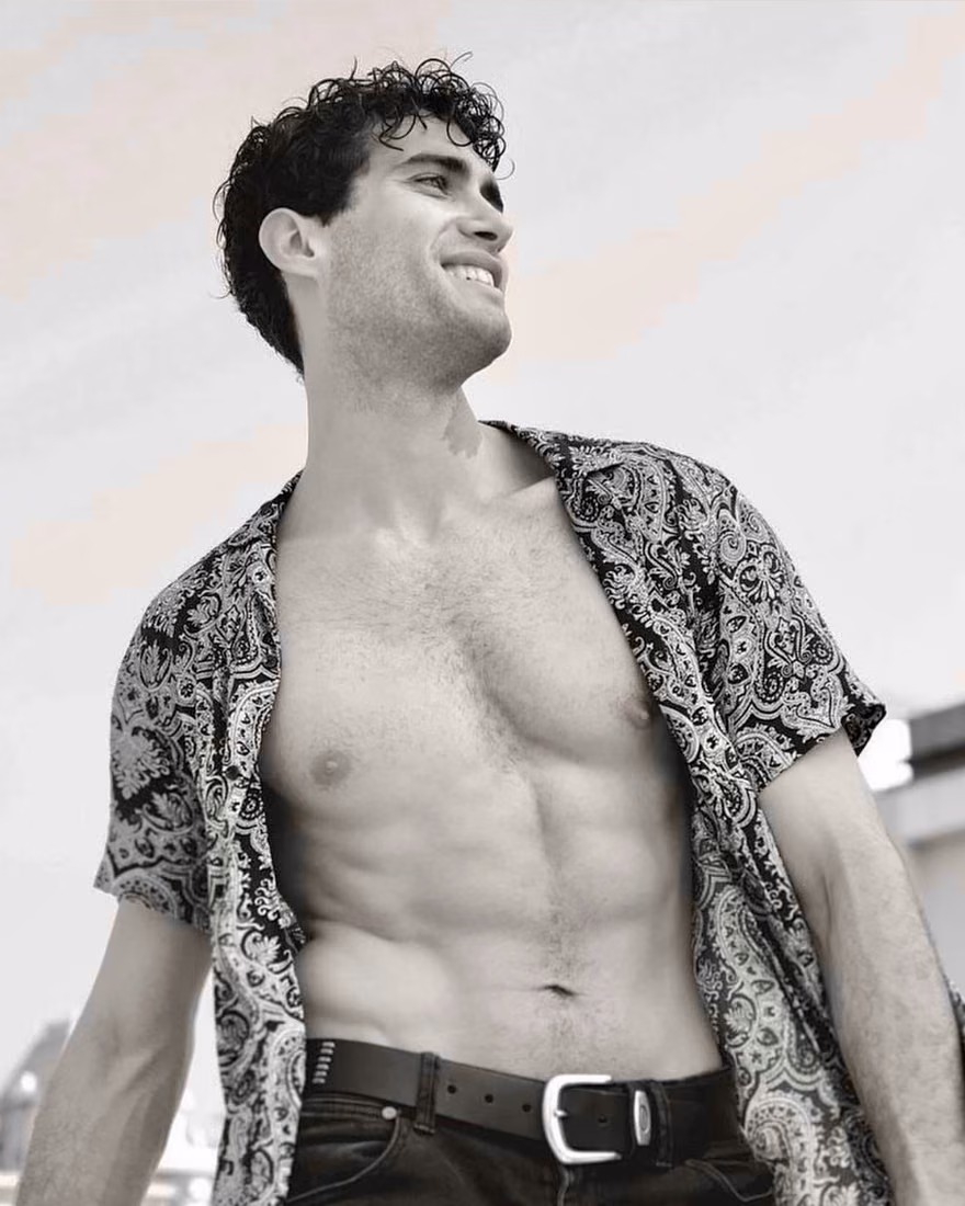 Julio — model portfolio photo 5 of 21