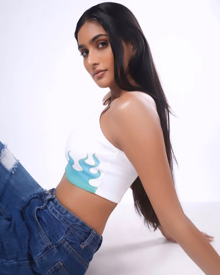 Sanchi — model portfolio photo 1 of 24
