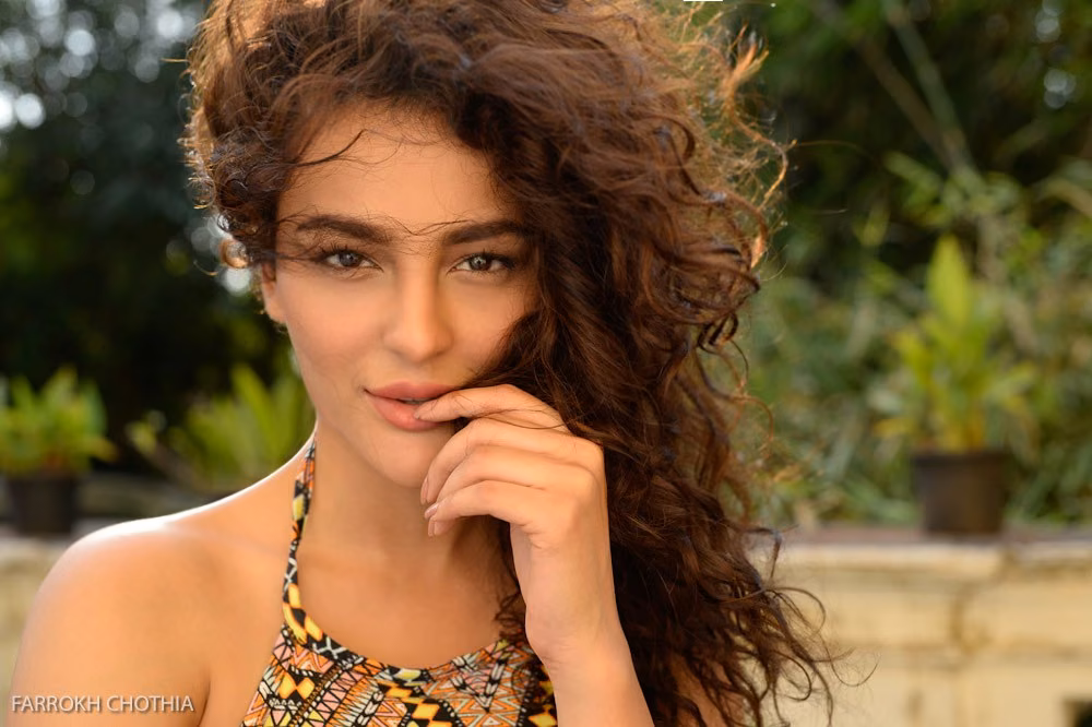 Seerat Kapoor — artist portfolio photo 8 of 17