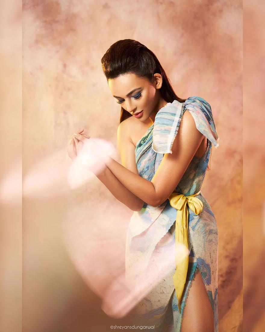 Seerat Kapoor — artist portfolio photo 3 of 17