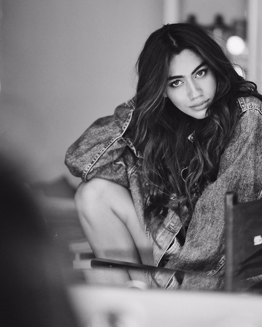 Apeksha Porwal — artist portfolio photo 1 of 13