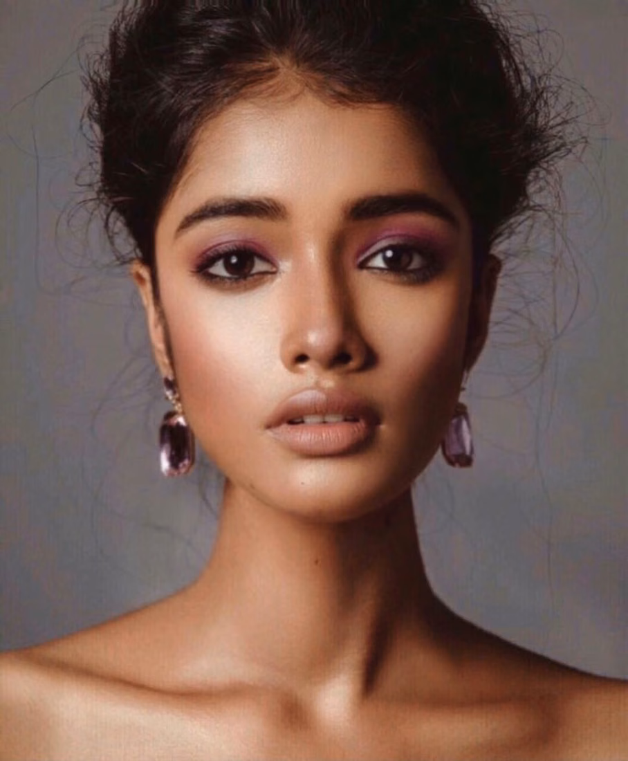 Atasi — model portfolio photo 1 of 26