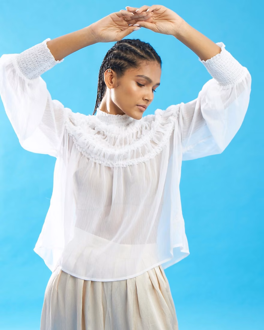 Deepa Biswas — model portfolio photo 7 of 40