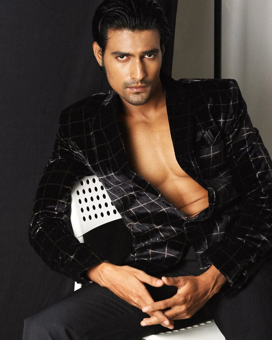 Gaurav Hazare — model portfolio photo 5 of 33